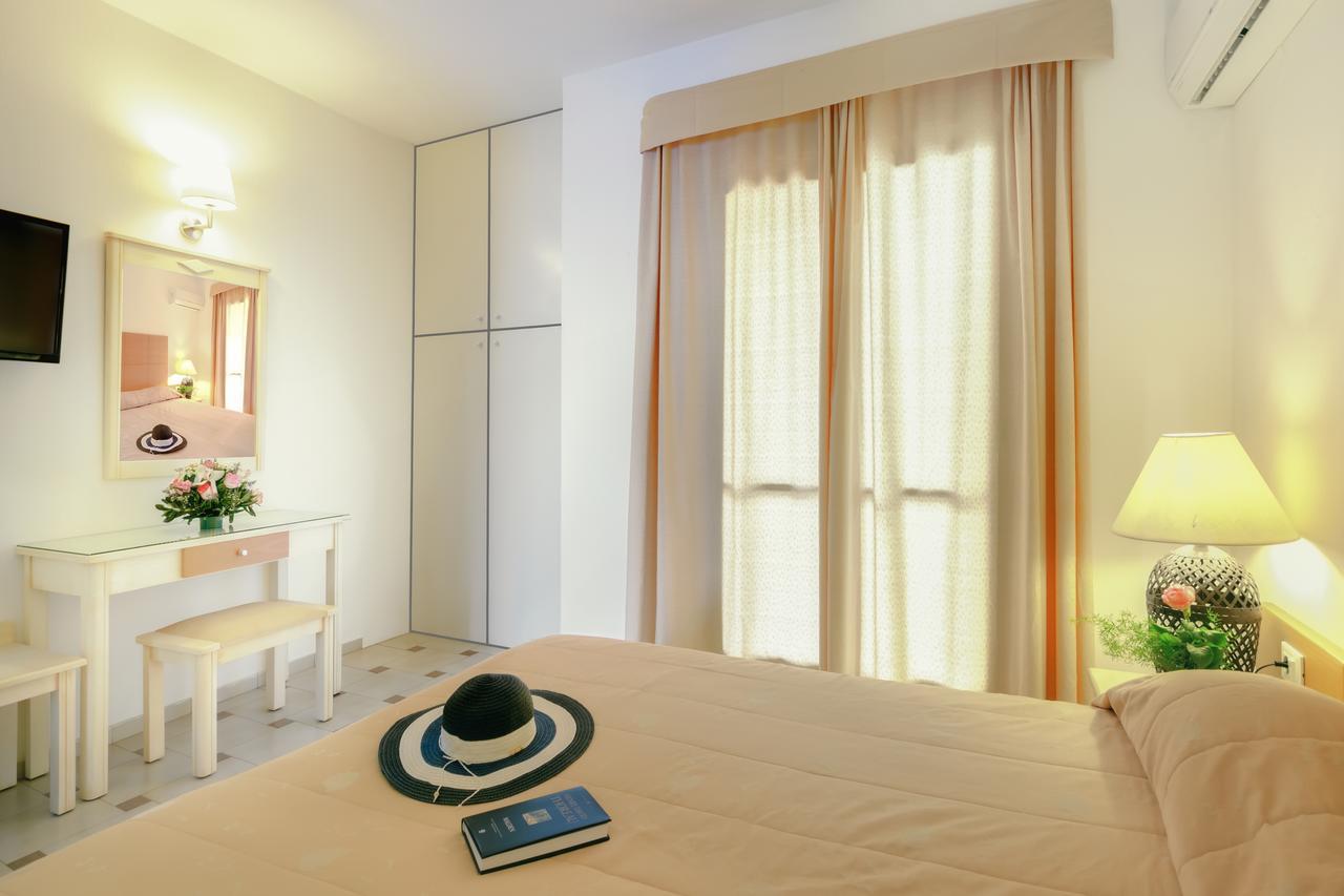 Dimare Apartments อายิโอสนิโกลาโอส ภายนอก รูปภาพ